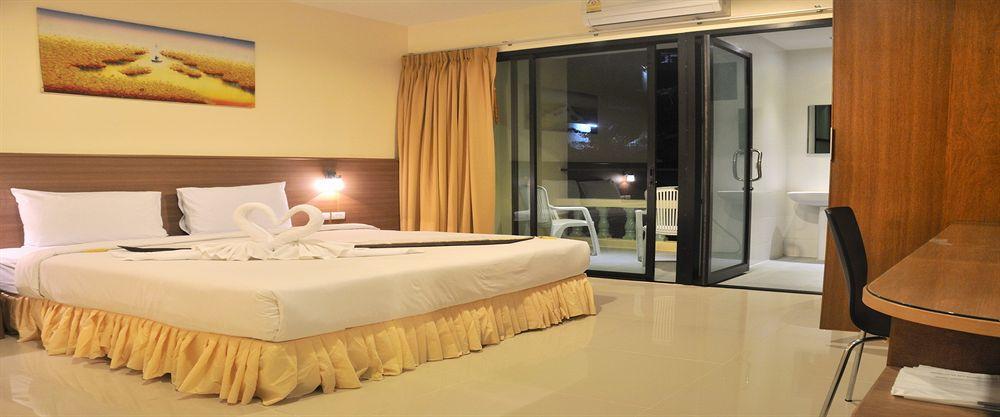 The Wave Hotel Patong Sha Phuket Buitenkant foto