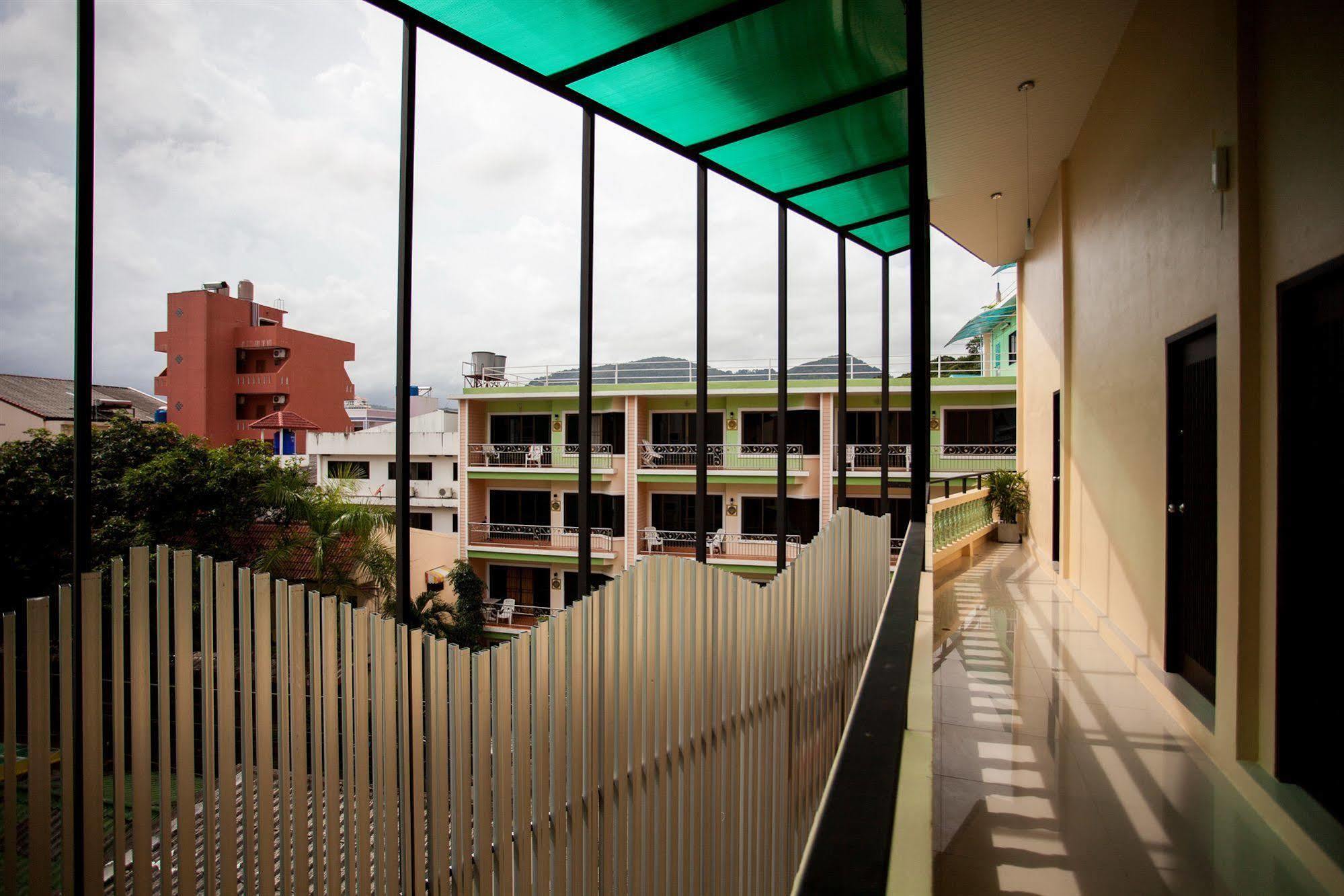 The Wave Hotel Patong Sha Phuket Buitenkant foto