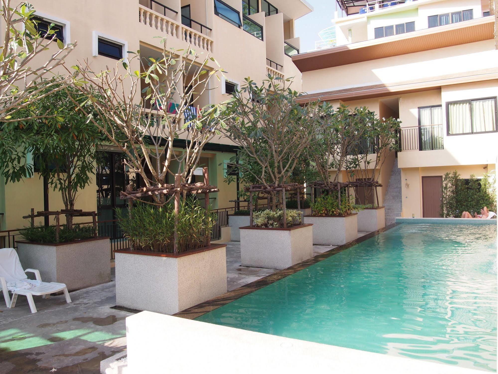 The Wave Hotel Patong Sha Phuket Buitenkant foto