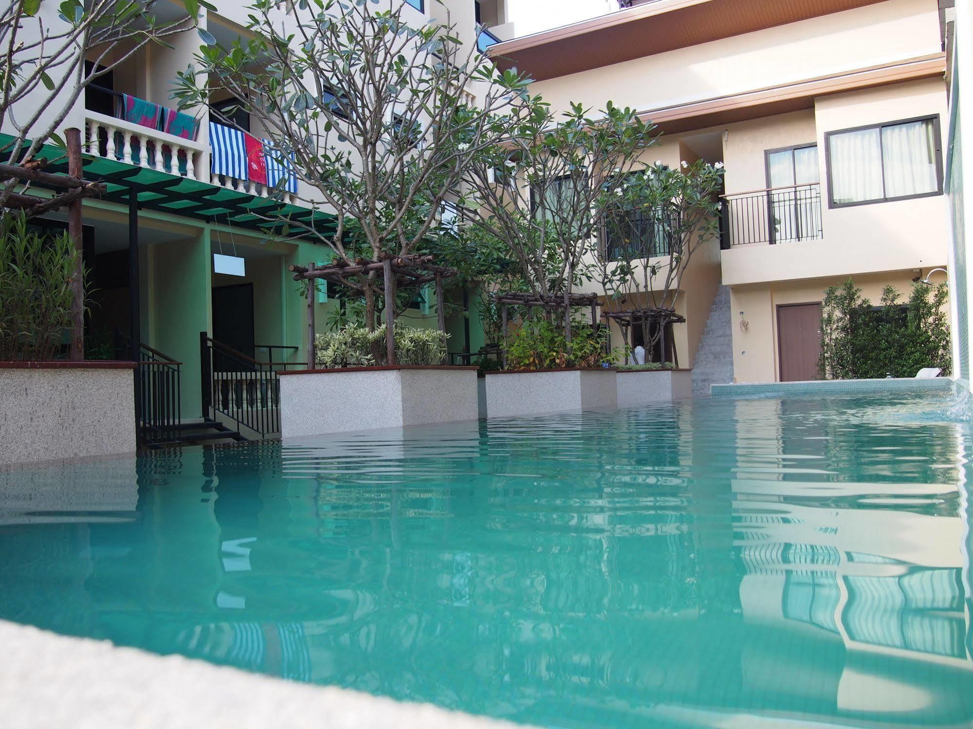 The Wave Hotel Patong Sha Phuket Buitenkant foto