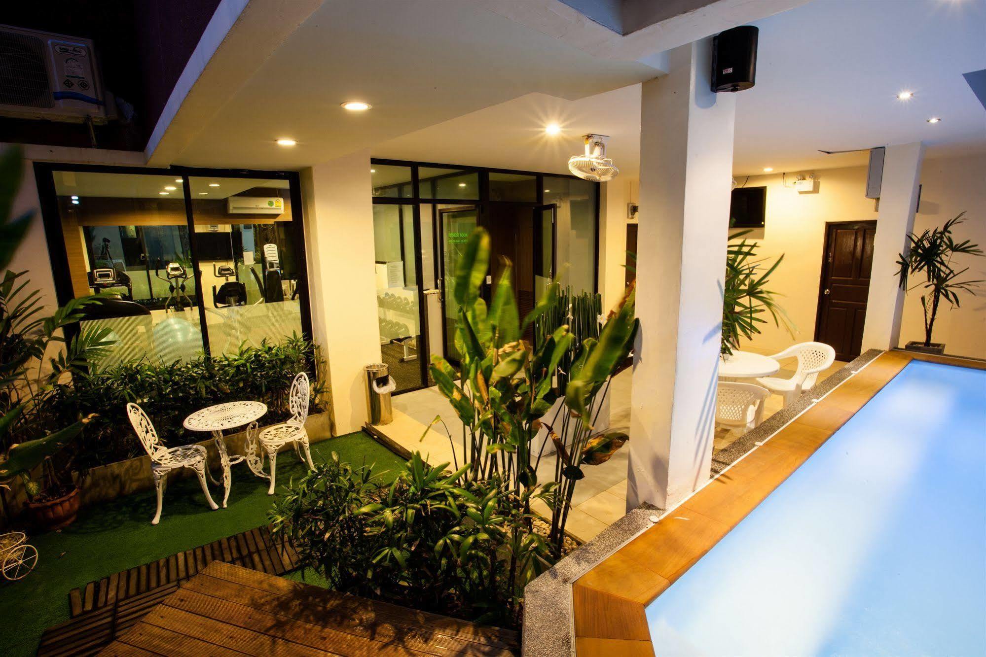 The Wave Hotel Patong Sha Phuket Buitenkant foto